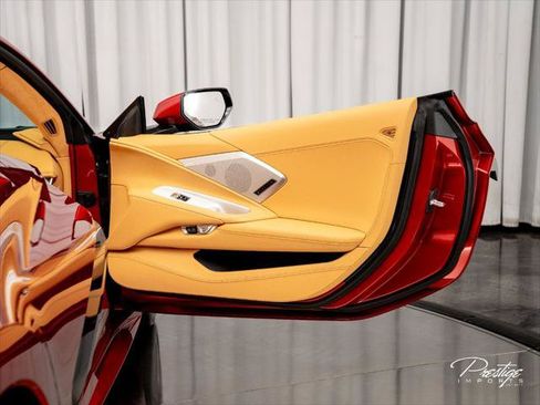 Used 2025 Chevrolet Corvette Stingray Premium Cpe w/ 3LT RWD image 35
