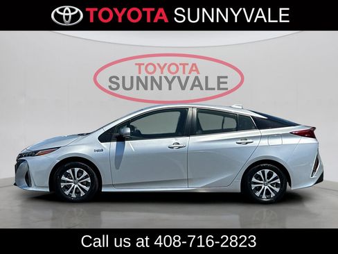 Used 2021 Toyota Prius Prime XLE FWD image 6