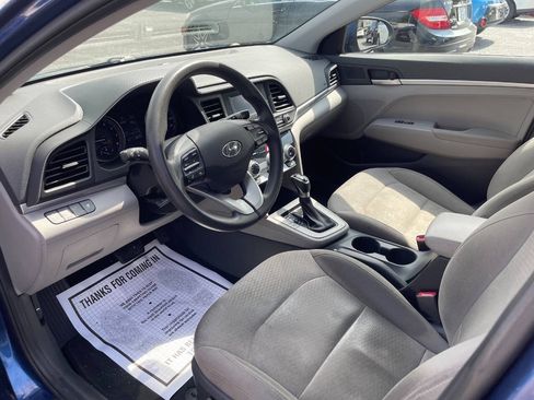 Used 2019 Hyundai Elantra SE FWD image 11