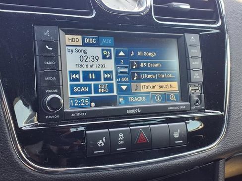 Used 2012 Chrysler 200 Limited FWD image 10