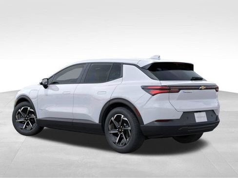 New 2026 Chevrolet Equinox EV LT w/ Comfort Package FWD image 3