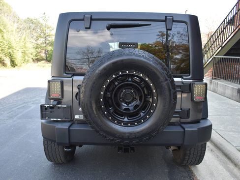 Used 2018 Jeep Wrangler Unlimited Sport S image 6