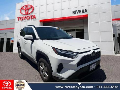 Used 2022 Toyota RAV4 XLE w/ Convenience Package AWD/4WD image 2