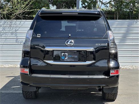 Used 2020 Lexus GX 460 Premium w/ Premium Package AWD/4WD image 11