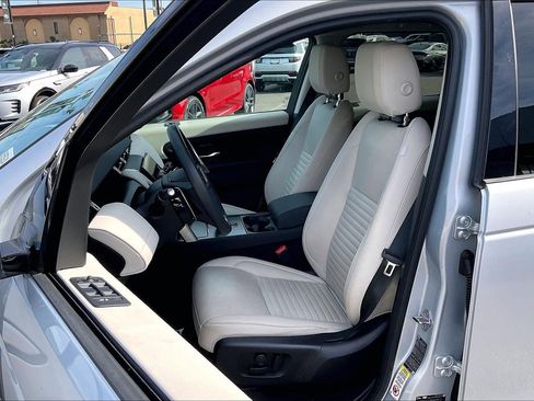 Certified 2025 Land Rover Discovery Sport S image 8