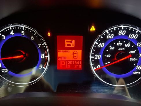 Used 2009 INFINITI G37 X image 13