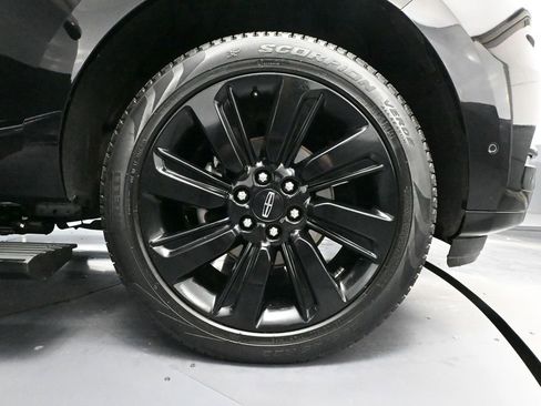 Used 2024 Lincoln Navigator Reserve w/ Equipment Group 201A AWD/4WD image 16