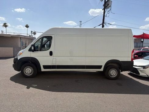 Used 2025 RAM ProMaster 2500 w/ Convenience Group FWD image 5