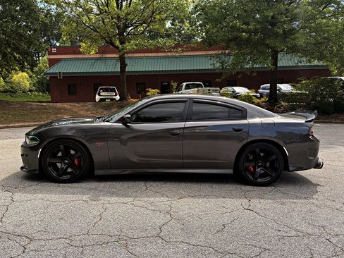 Used 2016 Dodge Charger R/T Scat Pack w/ Beats Audio Group RWD image 8