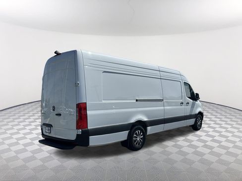 Used 2024 Mercedes-Benz Sprinter 2500 image 5