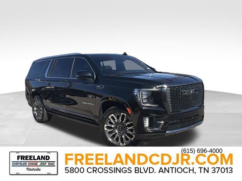 Used 2023 GMC Yukon XL Denali Ultimate image 1