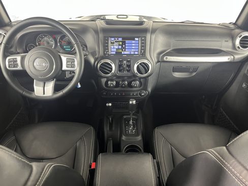 Used 2017 Jeep Wrangler Unlimited Rubicon AWD/4WD image 10