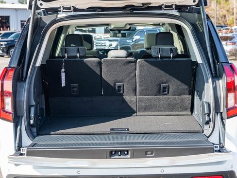 New 2026 Ford Expedition Active image 12