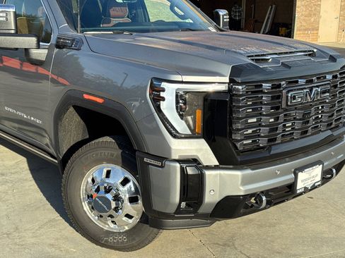 New 2026 GMC Sierra 3500 Denali Ultimate w/ LPO, Black Badging Package image 3