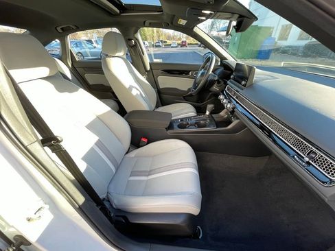 Certified 2025 Honda Civic Sport image 32