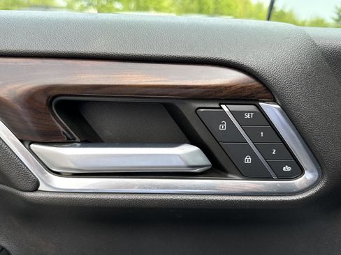 Used 2022 GMC Sierra 1500 SLT w/ SLT Premium Plus Package image 16