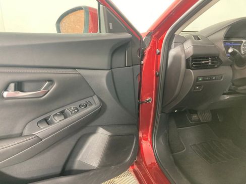 Used 2024 Nissan Sentra SV image 11