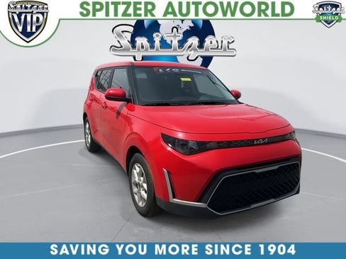 Certified 2025 Kia Soul LX w/ LX Technology Package FWD image 2