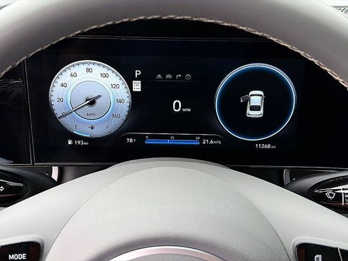 Certified 2025 Hyundai Elantra SEL FWD image 10