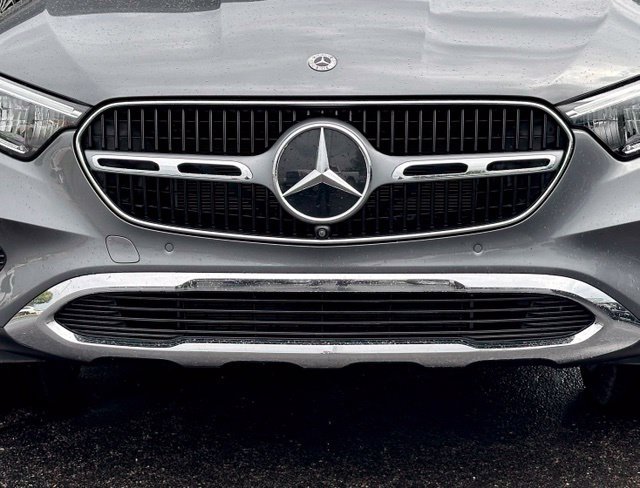 Used 2023 Mercedes-Benz GLC 300 4MATIC image 4