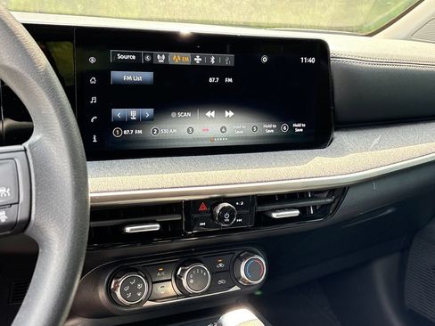 Used 2025 Nissan Kicks SV FWD image 10