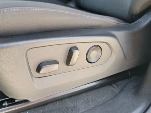 Used 2023 Chevrolet Colorado Trail Boss AWD/4WD image 15