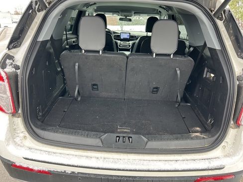 Used 2022 Ford Explorer XLT w/ Equipment Group 202A image 14