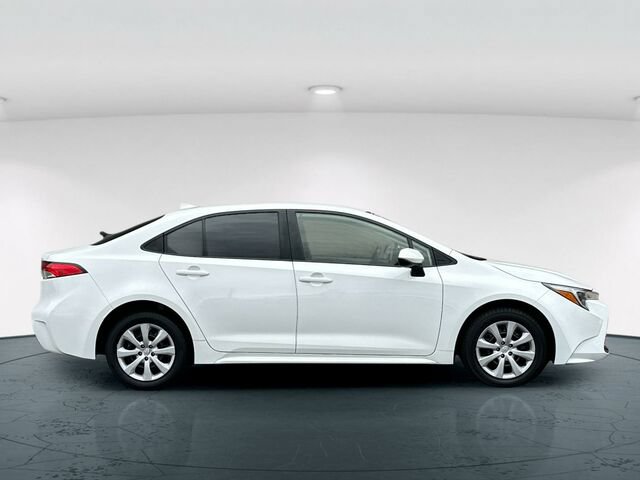 Used 2024 Toyota Corolla LE FWD image 7