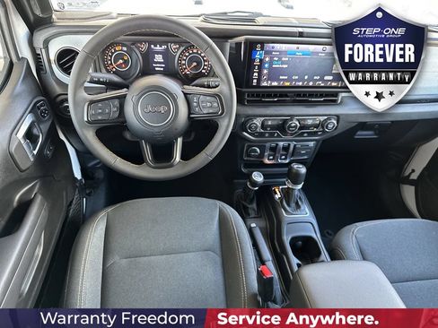 Used 2025 Jeep Wrangler Sport AWD/4WD image 15