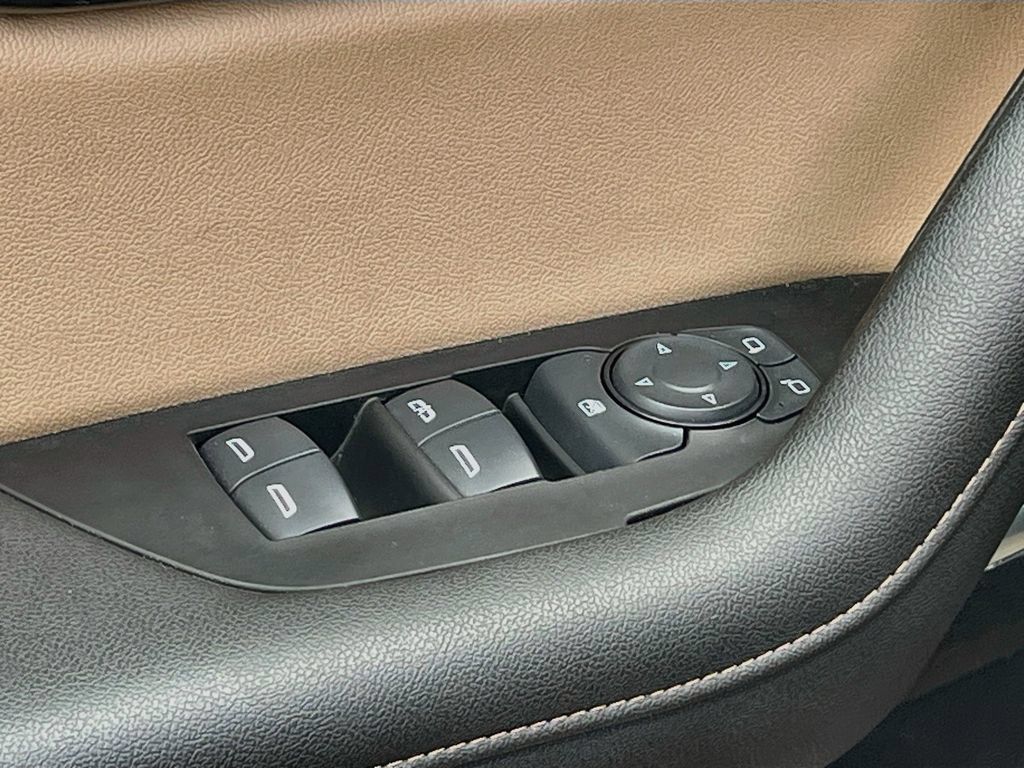 Used 2025 Chevrolet Blazer Premier w/ Driver Confidence II Package AWD/4WD image 18