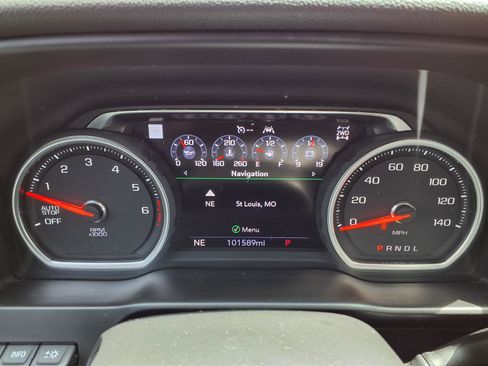 Used 2020 Chevrolet Silverado 1500 High Country w/ Technology Package AWD/4WD image 16