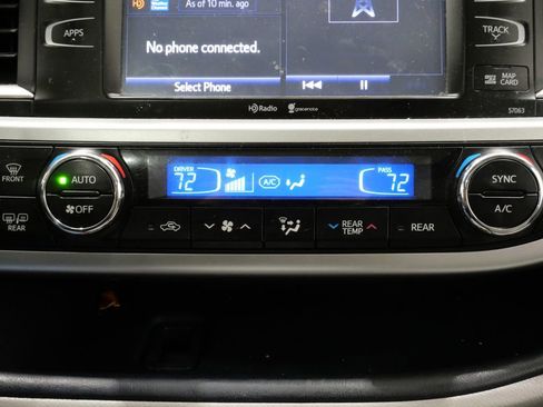 Used 2015 Toyota Highlander XLE image 20