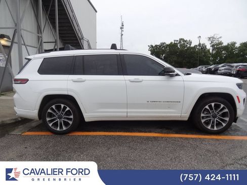 Used 2021 Jeep Grand Cherokee L Overland w/ Luxury Tech Group IV AWD/4WD image 3