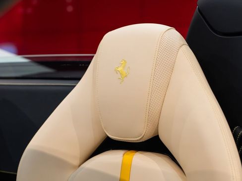 Certified 2023 Ferrari F8 Tributo RWD image 6
