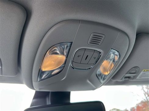 Certified 2022 Jeep Compass Limited image 31