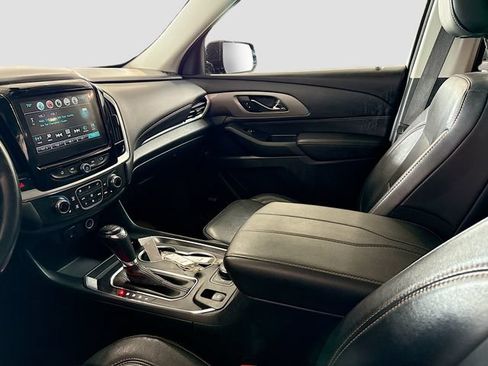 Used 2019 Chevrolet Traverse RS FWD image 25