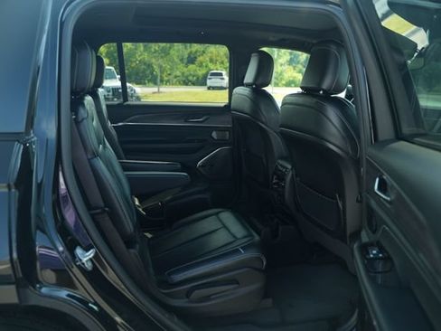 Used 2023 Jeep Grand Cherokee L Overland AWD/4WD image 23