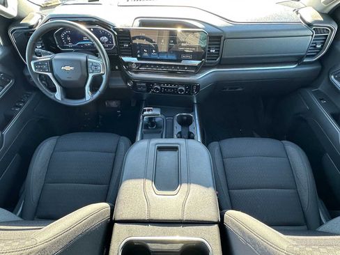 Used 2022 Chevrolet Silverado 1500 LT w/ Diesel Off-Road Package image 18