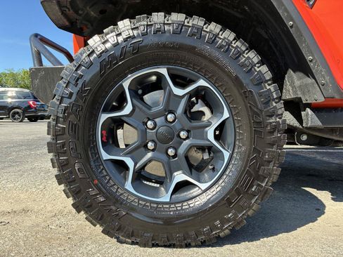 Used 2023 Jeep Gladiator Rubicon w/ LED Lighting Group AWD/4WD image 41