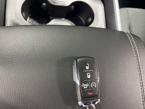 New 2026 RAM 1500 4x4 Crew Cab image 23