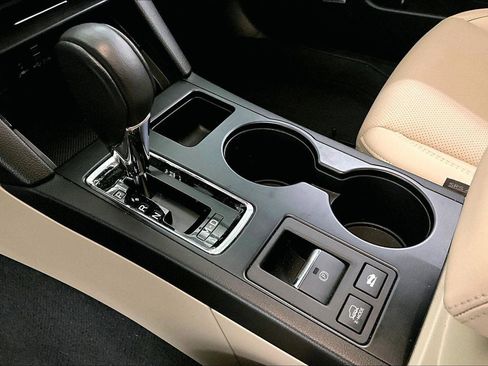 Used 2019 Subaru Outback 2.5i Limited image 16