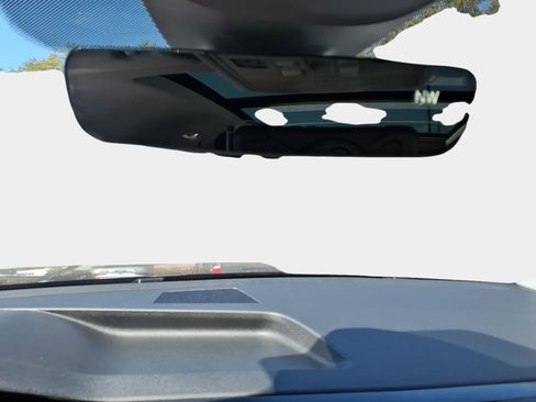 Used 2022 Volkswagen Taos SEL w/ Panoramic Sunroof Package image 22