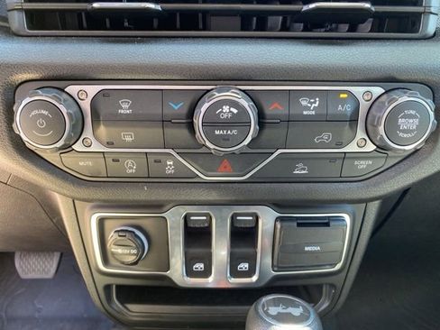 Used 2026 Jeep Wrangler Sport AWD/4WD image 23