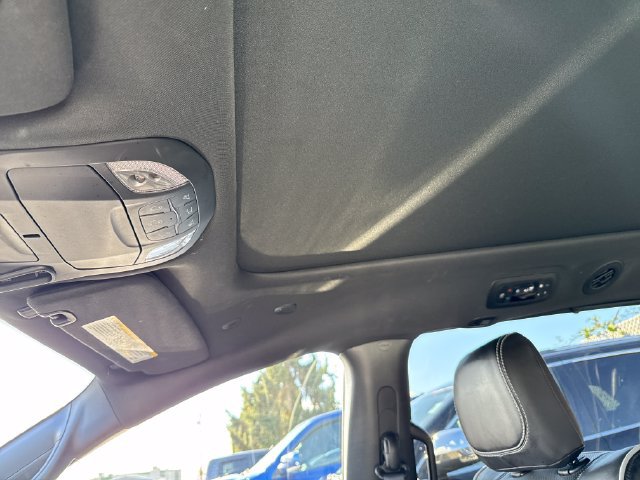 Used 2026 Chrysler Pacifica Limited FWD image 26
