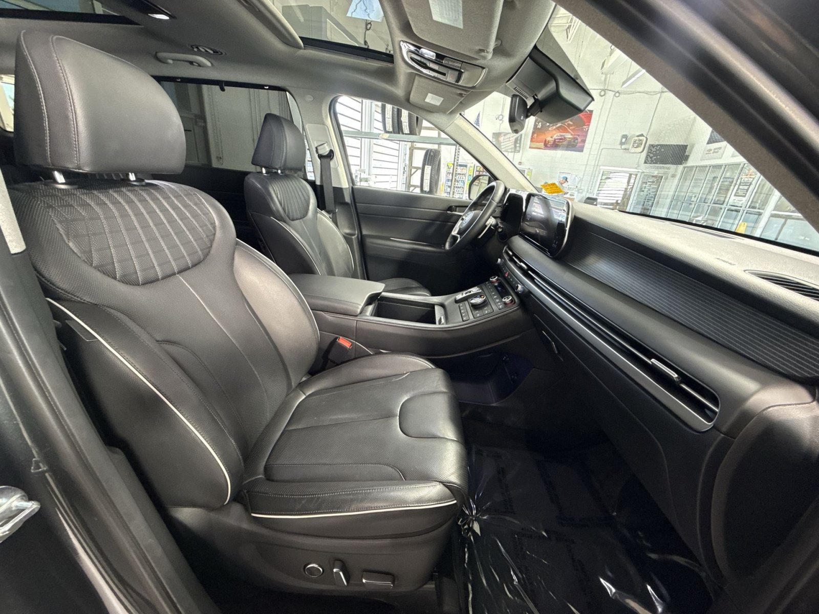 Used 2023 Hyundai Palisade Limited w/ Cargo Package AWD/4WD image 29