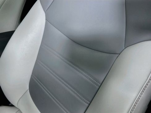 Used 2021 Toyota RAV4 Limited AWD/4WD image 19