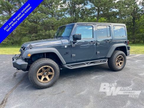 Used 2017 Jeep Wrangler Unlimited Sport AWD/4WD image 3