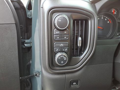 Used 2025 Chevrolet Silverado 1500 Custom Trail Boss image 11