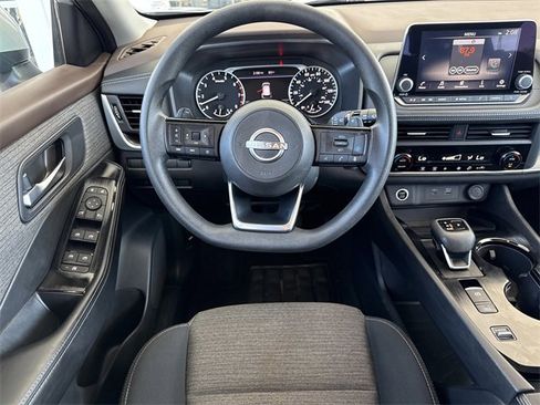 Used 2023 Nissan Rogue SV image 12