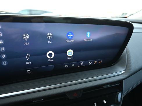 Used 2025 Buick Envision Preferred image 27